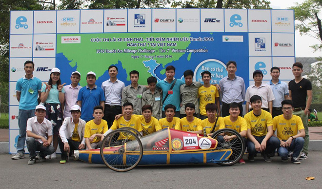 Cuộc thi “Lái xe sinh thái – Tiết kiệm nhiên liệu” cùng sinh viên Trường Đại học Thành Đô - 1