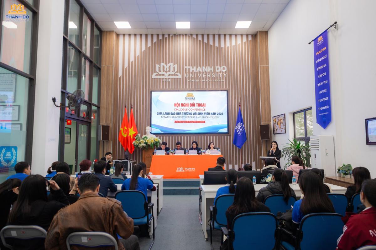Toàn cảnh Hội nghị Đối thoại giữa Lãnh đạo Nhà trường với sinh viên năm 2025