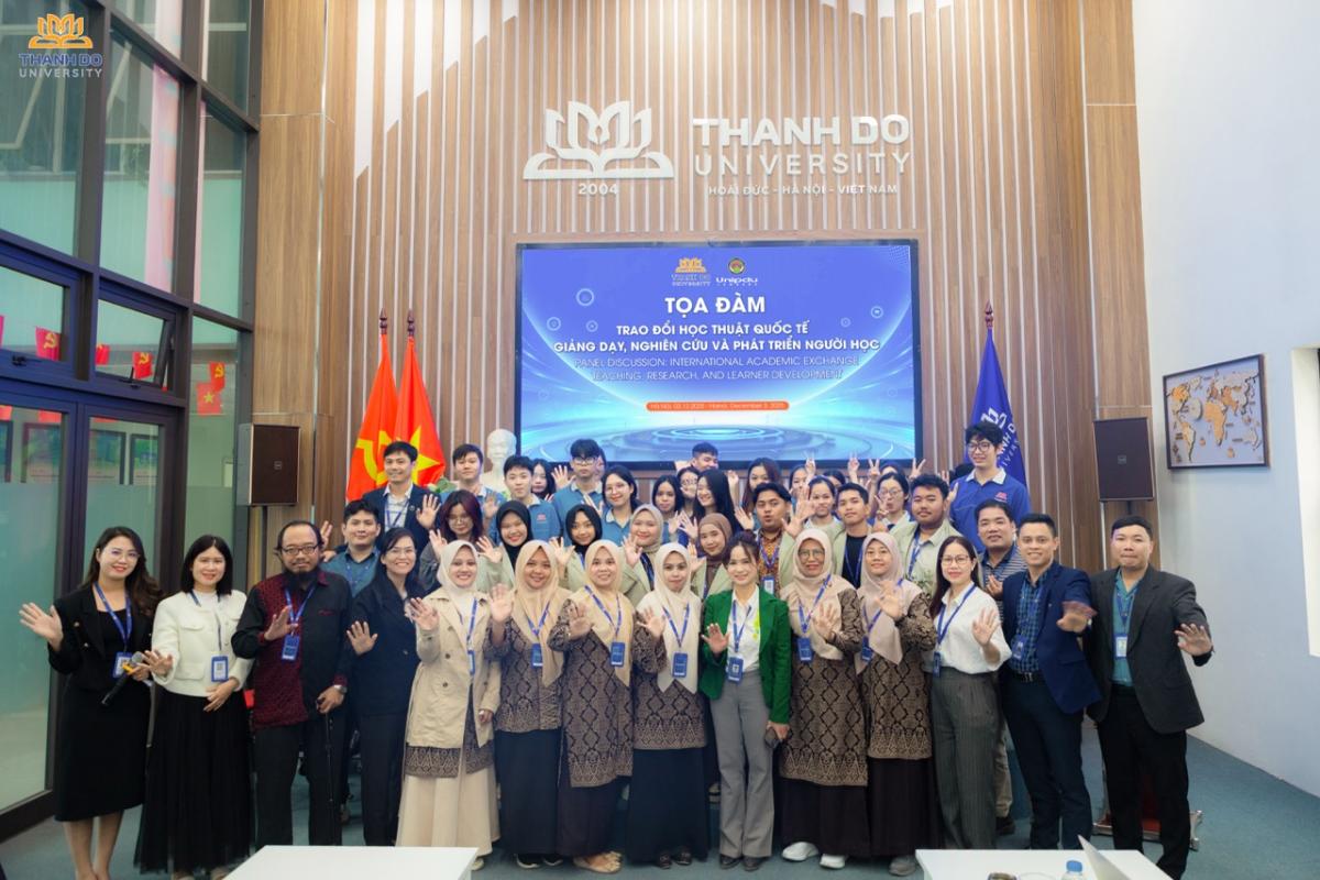 Tọa đàm “Trao đổi Học thuật Quốc tế – Giảng dạy, Nghiên cứu và Phát triển Người học” giữa Trường Đại học Thành Đô và Đại học Unipdu Jombang