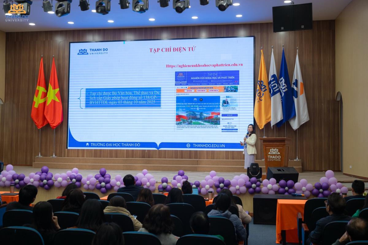 TS. Vũ Thị Thanh Minh, Tổng Biên tập Tạp chí Nghiên cứu Khoa học và Phát triển, chia sẻ về giao diện và tiêu chí nhận bài trên phiên bản Tạp chí điện tử