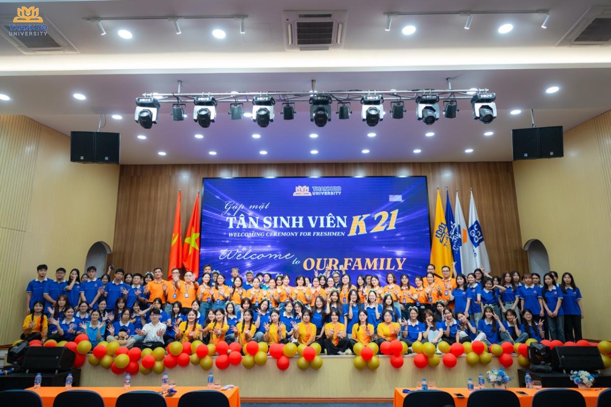 Chào mừng Tân sinh viên Viện Y - Dược, Trường Đại học Thành Đô