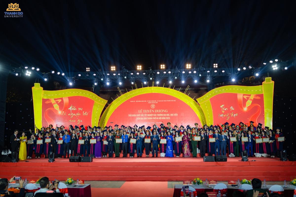 95 Thủ khoa tiêu biểu tại Lễ Tuyên dương Thủ khoa xuất sắc Thành phố 2025