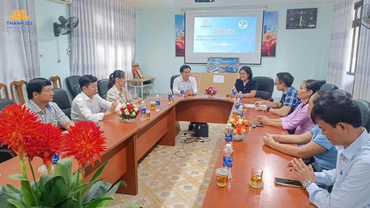 Đoàn Trường Đại học Thành Đô đến thăm và làm việc tại Trường Cao đẳng Sư phạm Quảng Trị