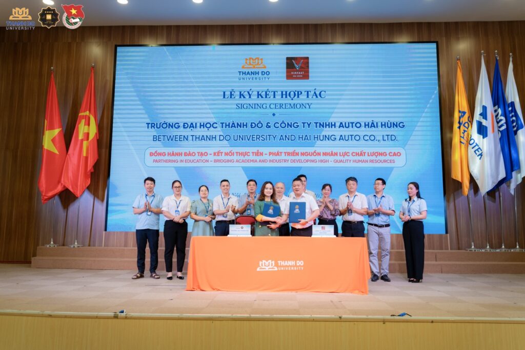 Lễ ký kết hợp tác giữa Trường Đại học Thành Đô và Công ty TNHH Auto Hải Hùng mở ra nhiều cơ hội học tập, thực tập và việc làm cho sinh viên ngành nhóm ngành công nghệ.