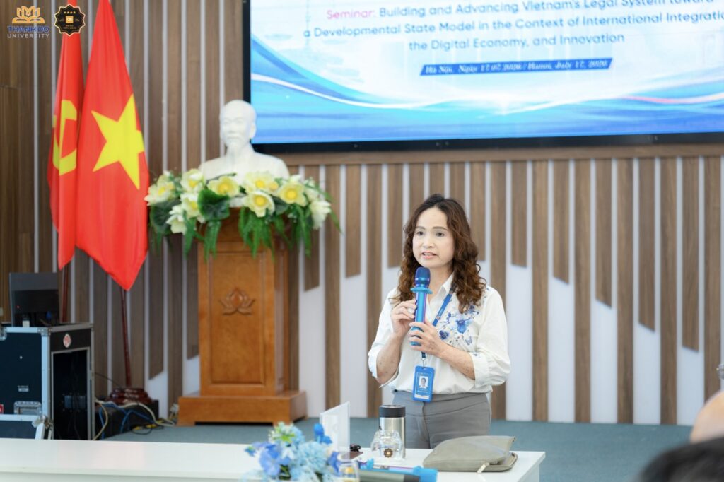 PGS.TS. Đào Thị Ái Thi phát biểu khai mạc Hội thảo, nhấn mạnh vai trò của các cơ sở giáo dục đại học trong nghiên cứu, phản biện và tư vấn chính sách.