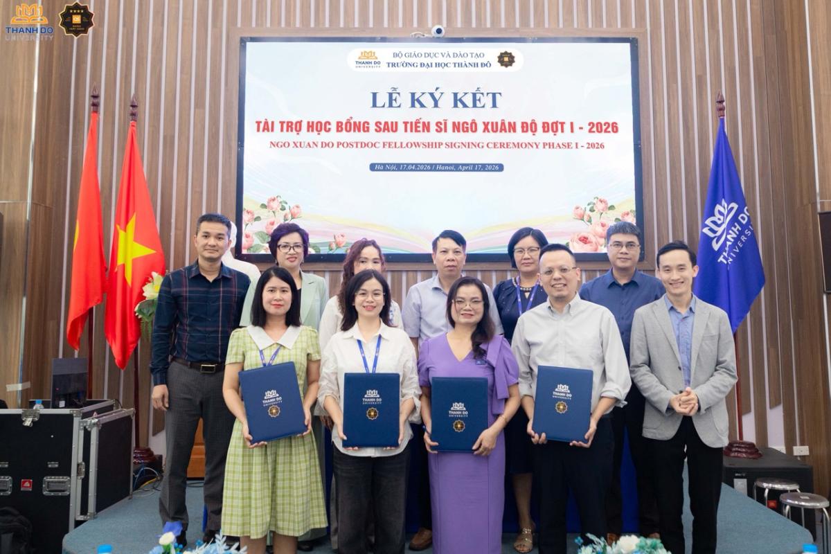 Đại diện các nhóm nghiên cứu ký kết hợp đồng tài trợ Học bổng sau tiến sĩ Ngô Xuân Độ