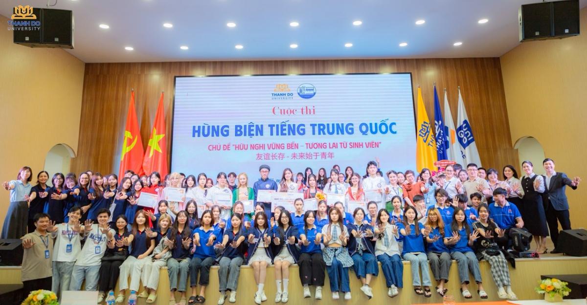 Cuộc thi Hùng biện Tiếng Trung 2025 với sự tham dự của sinh viên và giảng viên đến từ Trường Đại học Thành Đô, Đại học Thuỷ Lợi, Học viện quân sự