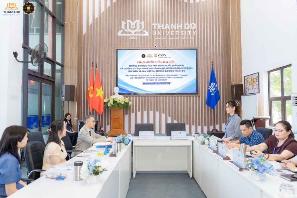 Trao đổi về định hướng mở rộng hợp tác quốc tế, tạo thêm cơ hội học tập, thực tập và trải nghiệm môi trường giáo dục toàn cầu cho sinh viên Trường Đại học Thành Đô.