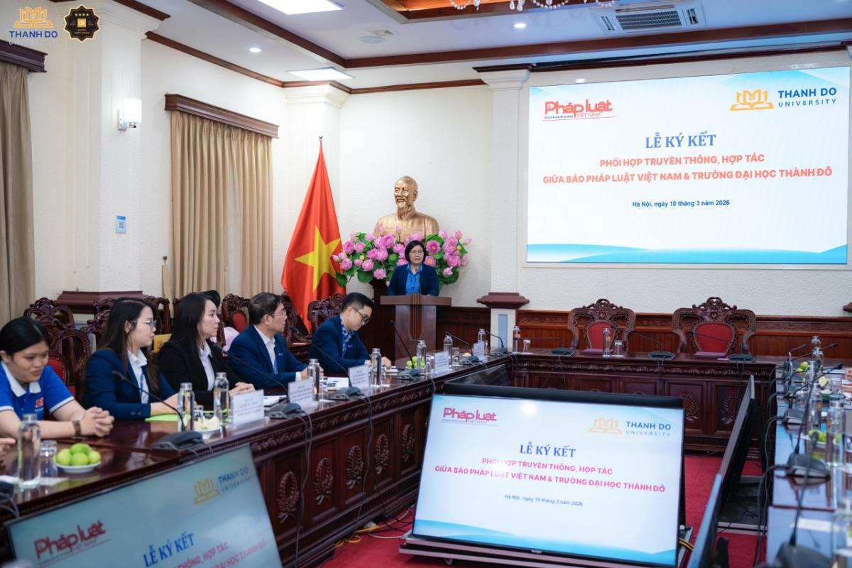 TS. Nguyễn Thúy Vân, Phó Hiệu trưởng Thường trực Trường Đại học Thành Đô phát biểu tại buổi lễ.