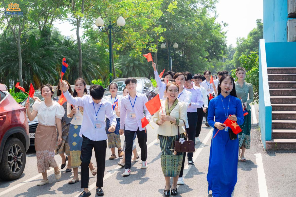 Trường Đại học Thành Đô hướng tới xây dựng môi trường học tập hiện đại, đa ngôn ngữ và giàu trải nghiệm quốc tế cho người học.