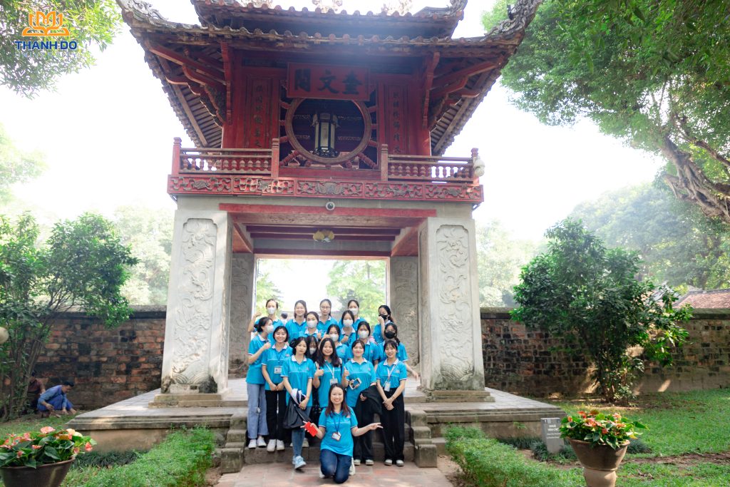Sinh viên đặc biệt ấn tượng với ý nghĩa của Khuê Văn Các - biểu tượng học vấn của người Việt