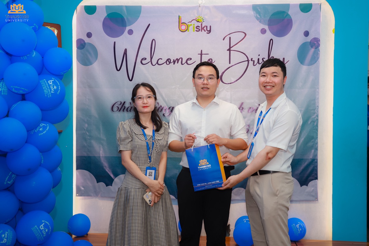 Anh Nguyễn Văn Quyền - Giám đốc trung tâm Anh ngữ quốc tế Brisky, cựu sinh viên trường Đại học Thành Đô