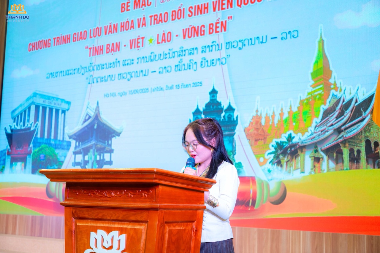 Đại diện sinh viên Lào gửi lời cảm ơn sâu sắc đến Trường Đại học Thành Đô và Trường Cao đẳng sư phạm Quảng Trị