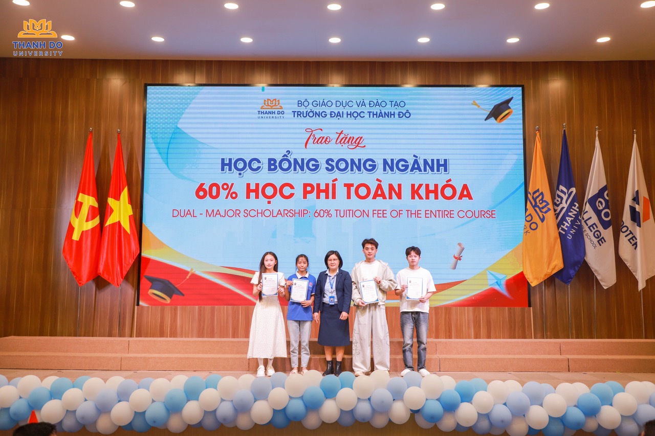 Sinh viên học song ngành Ngôn ngữ Trung Quốc và Ngôn ngữ Anh nhận Học bổng