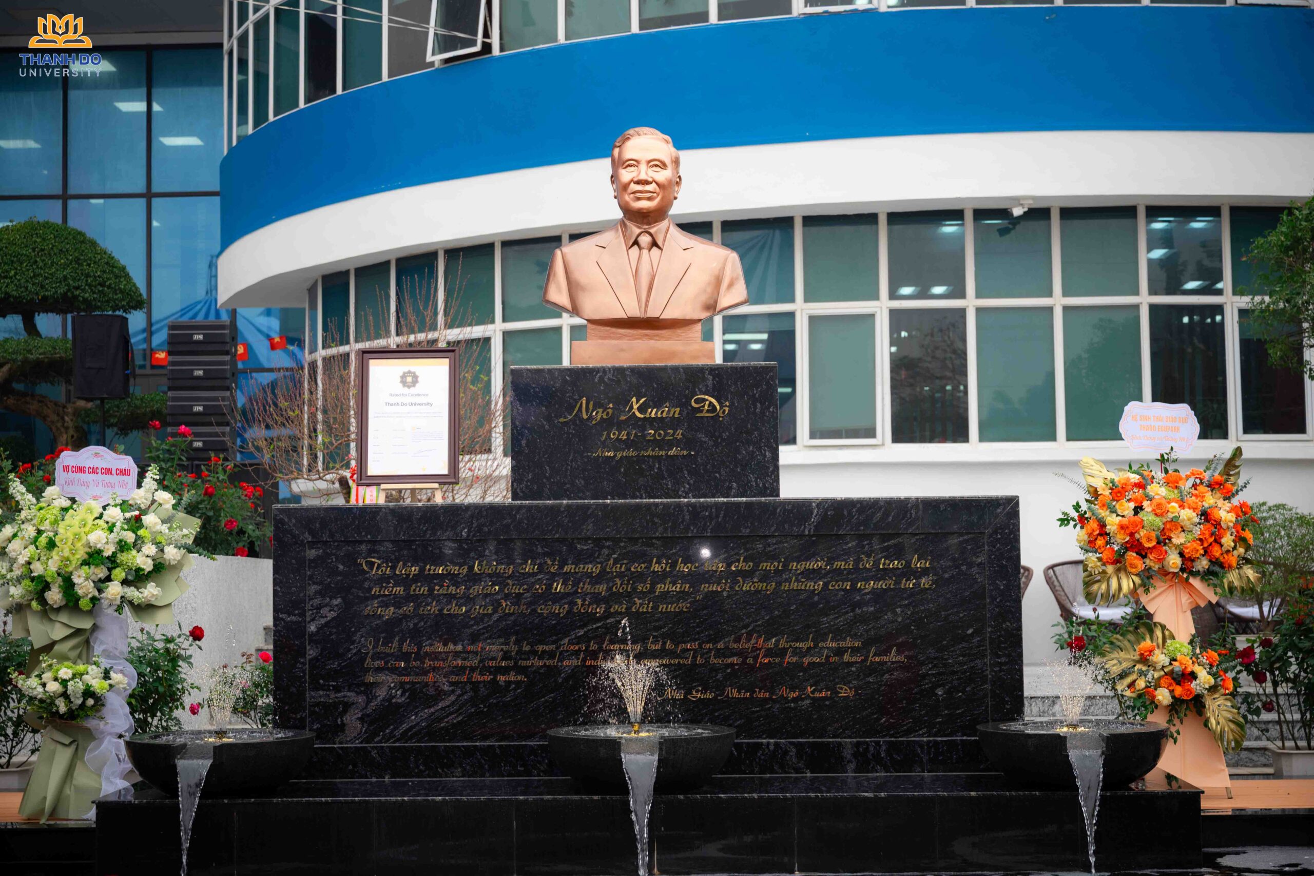 Tượng Nhà giáo Nhân dân Ngô Xuân Độ – biểu tượng của niềm tin và sự kiên định