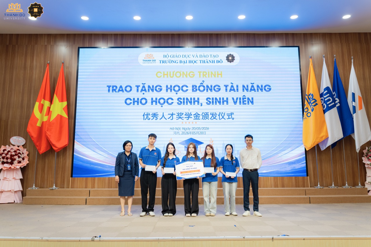 Trao học bổng tài năng cho sinh viên Ngôn ngữ Trung Quốc, Trường Đại học Thành Đô