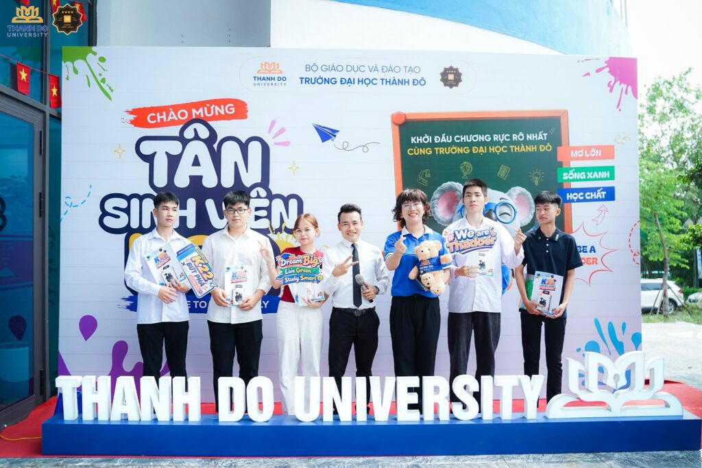 Tân sinh viên rinh quà may mắn – sẵn sàng học tập, trải nghiệm và khám phá.