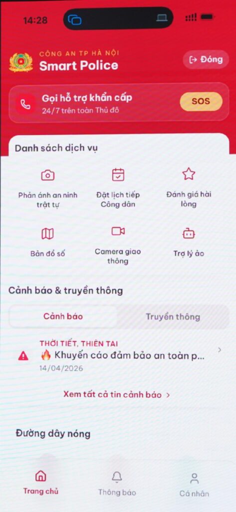 Giao diện ứng dụng Cảnh sát Hà Nội thông minh tích hợp trên nền tảng iHanoi với nhiều tiện ích phục vụ người dân. (Ảnh CATP Hà Nội)